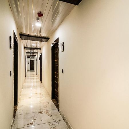 Jps Galaxy Hotel Near Pvr Vikaspuri Delhi Kültér fotó