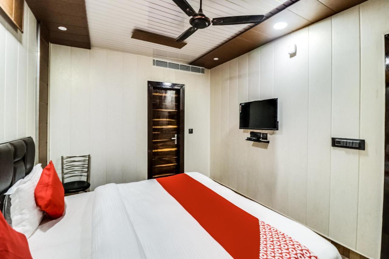 Jps Galaxy Hotel Near Pvr Vikaspuri Delhi Kültér fotó