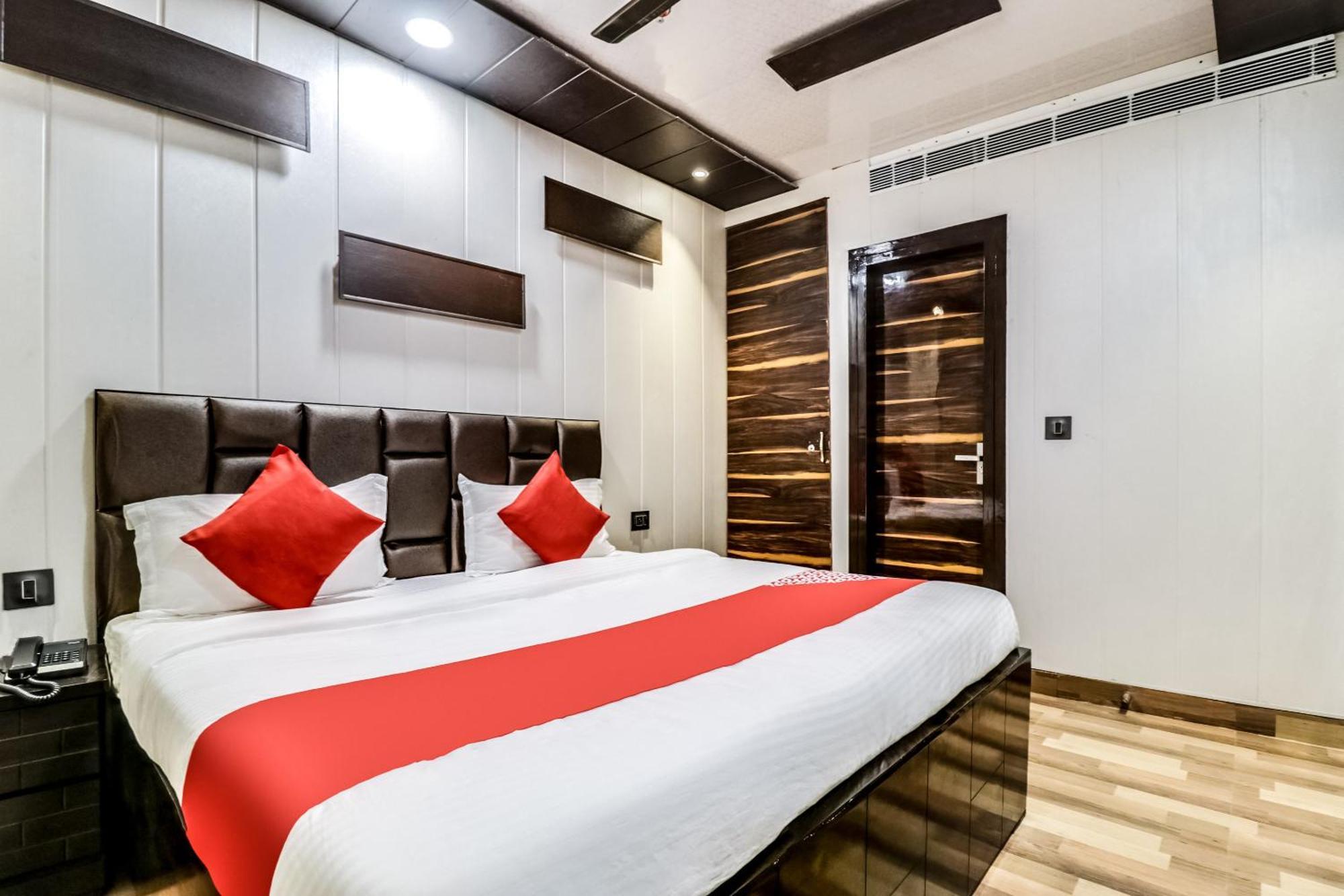 Jps Galaxy Hotel Near Pvr Vikaspuri Delhi Kültér fotó